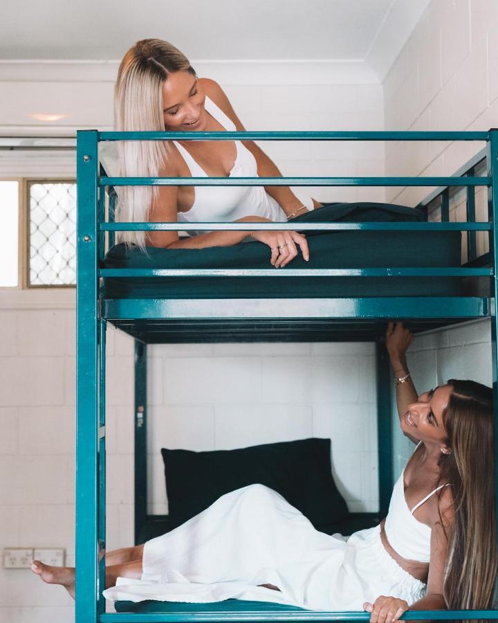 Budds In Surfers Backpackers Gold Coast Bagian luar foto