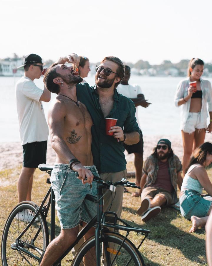 Budds In Surfers Backpackers Gold Coast Bagian luar foto