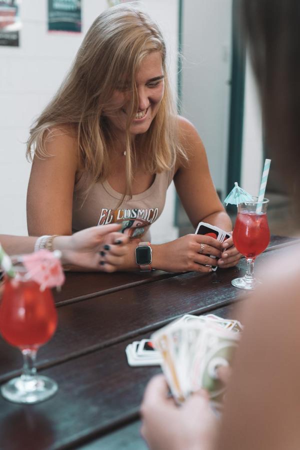 Budds In Surfers Backpackers Gold Coast Bagian luar foto