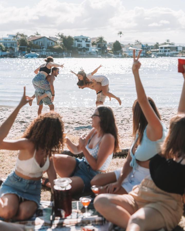 Budds In Surfers Backpackers Gold Coast Bagian luar foto